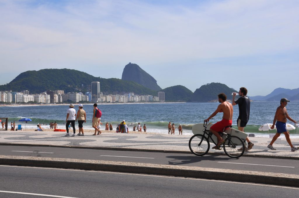 Brazil Adventure - 1569 - Rio de Janeiro - Copacabana - Beach Promenade - Photo Alexandre Macieira