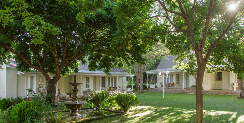 South Africa - Oudsthoorn - Rosenhof Country House - Courtyard