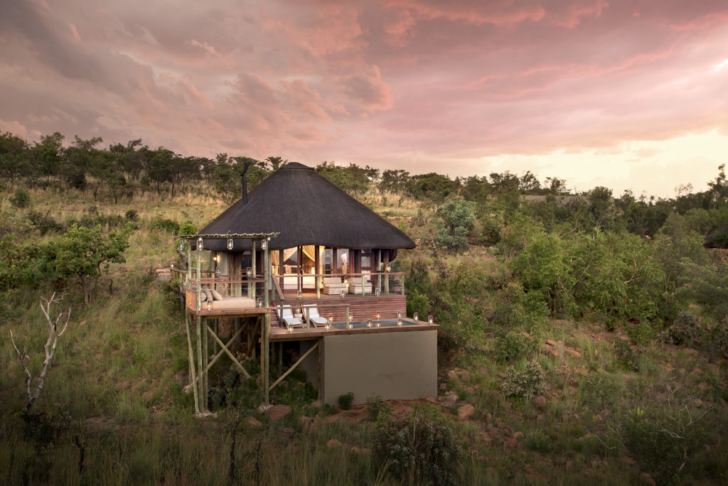Mhondoro Safari Lodge and Villa - Honeymoon suite
