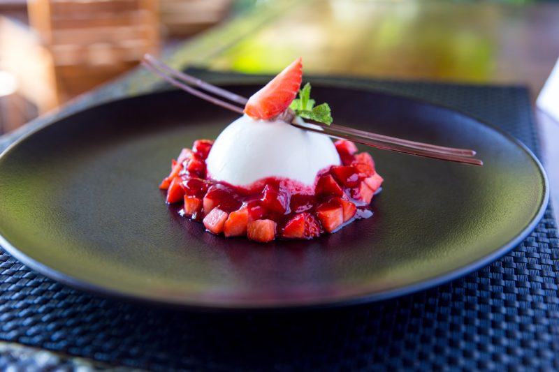 Seychelles - Mahe Island- 1554 - Maia Luxury Resort & Spa - Tec - Tec Restaurant - Dining Dessert