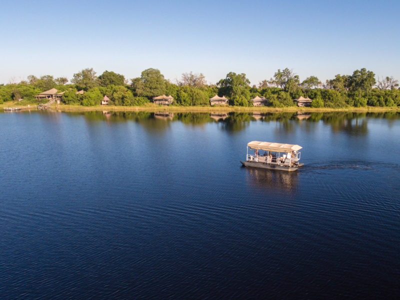 Botswana - Linyanti Concessions - Duma Tau Camp - Safari boats