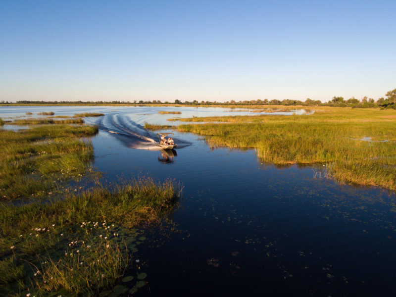 Botswana - Linyanti Concessions - Duma Tau Camp - Safari boats