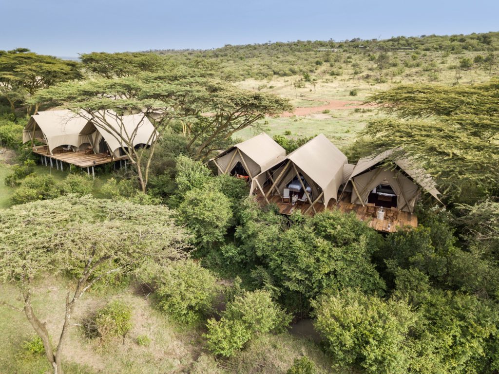 Kenya - Mara Naboisho Conservancy - 12890 - Camp admist Vegetation