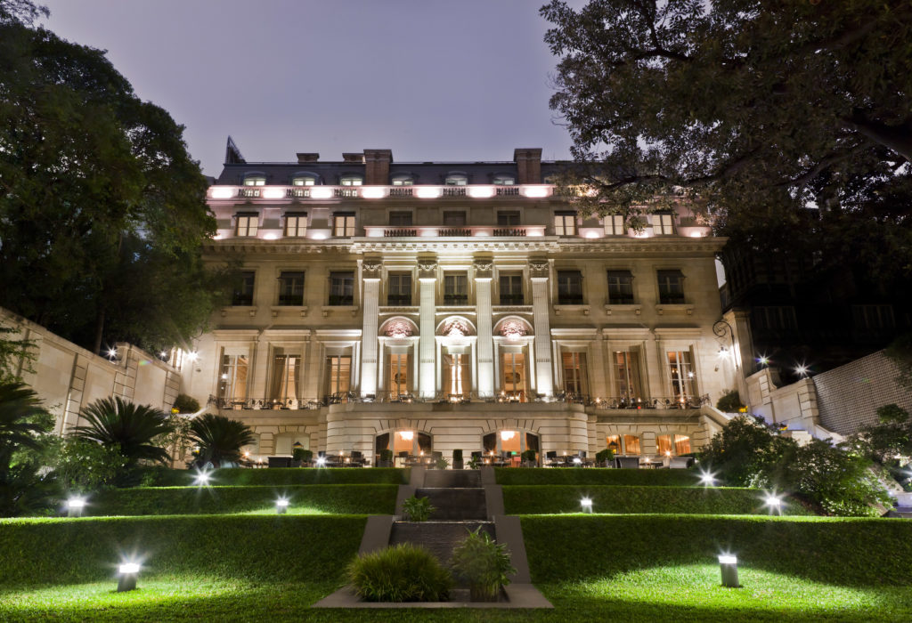 Argentina - Buenos Aires - 1584 - Palacio Duhau – Park Hyatt Front of hotel