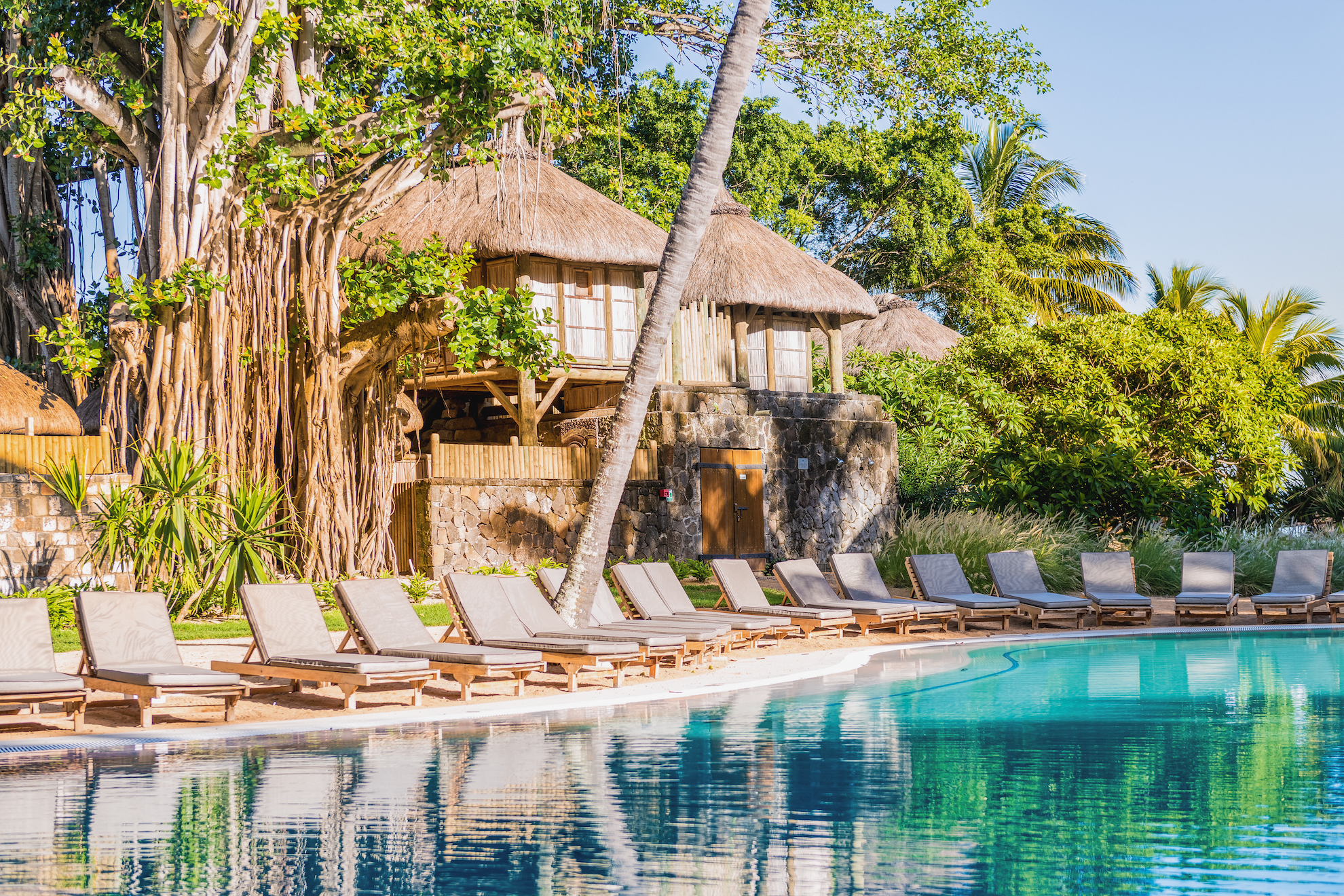 Mauritius - North Coast - 3996 - Canonnier Beachcomber pool and seating