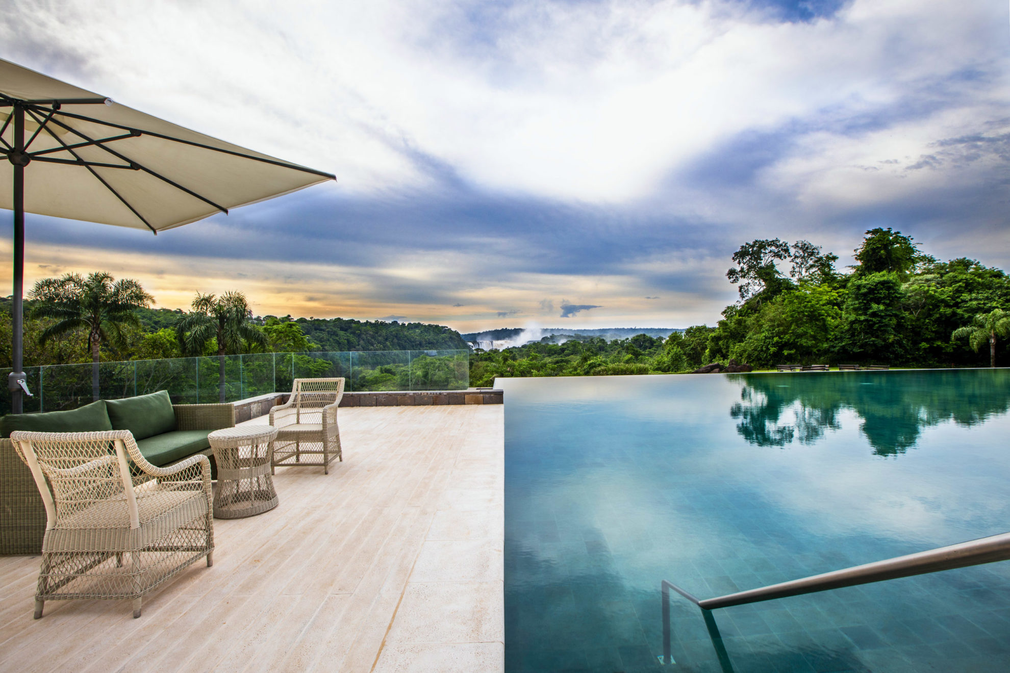 Argentina - Puerto Iguazu - 1584 - Gran Melia outdoor pool