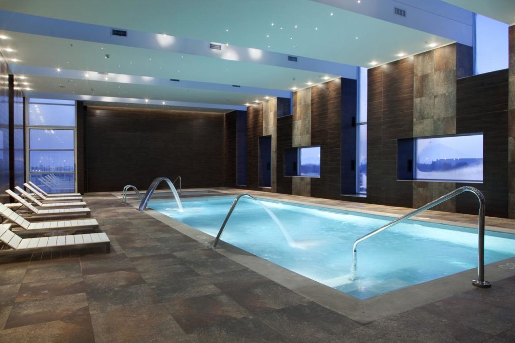 Chile - Santiago - 1560 - Hotel Hilton Inn Airport Swimming Pool