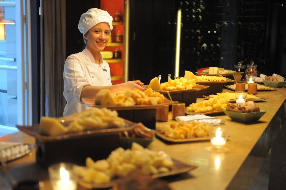 Exclusive Luxury Argentina - 1584 - Cheese & Wine Tasting - Palacio Duhau Park Hyatt Buenos Aires - Chef with Food