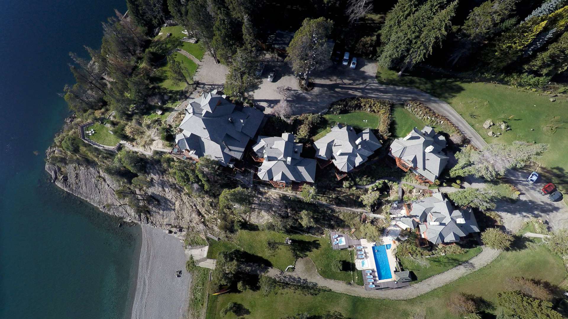 Argentina - San Carlos - 1584 - Hotel Exterior Lake side