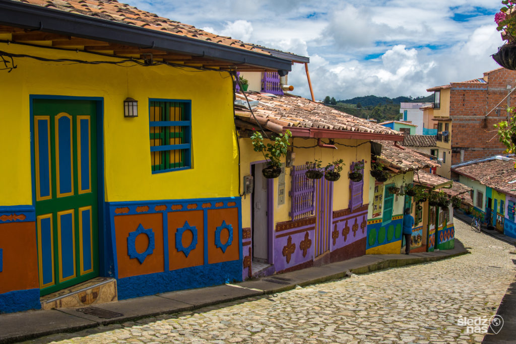 Colombia - 1558 - Guatape Candelaria City Tour Streets