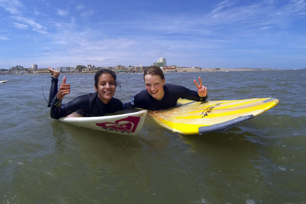 Learn to Surf in Peru