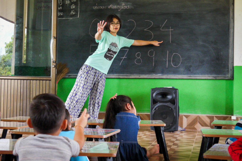 Teach Kids Numbers in Laos