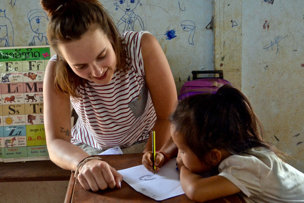 Supporting Kids on Volunteer Teaching Project Abroad
