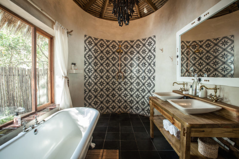 Tongabezi Lodge - Bathroom