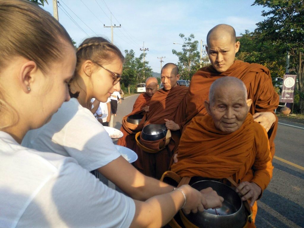 Meal Programme for Thai Monks
